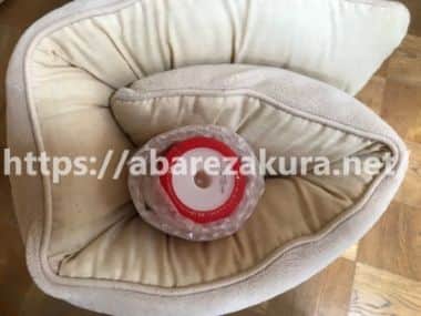 ビニールひもでテンガをクッション巻にして縦にした画像