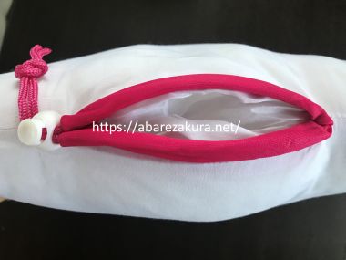 インサートクッションピローのオナホ挿入口です